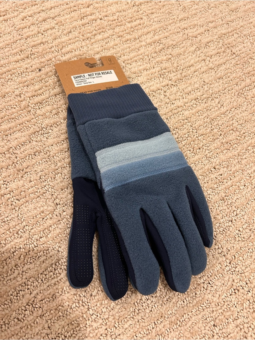 New Cotopaxi Unisex Navy Blue Striped Winter Gloves